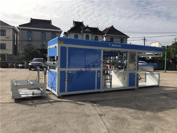 如何更換全自動(dòng)吸塑機(jī)的真空泵油？